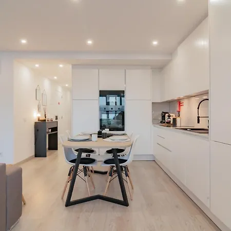 Stylish W/ River View By Lovelystay Appartamento Oeiras