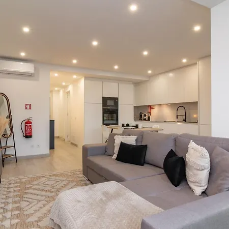 Stylish W/ River View By Lovelystay Oeiras
