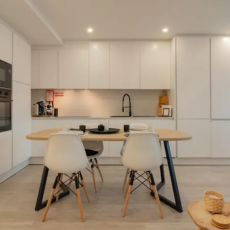 アパート Stylish W/ River View By Lovelystay