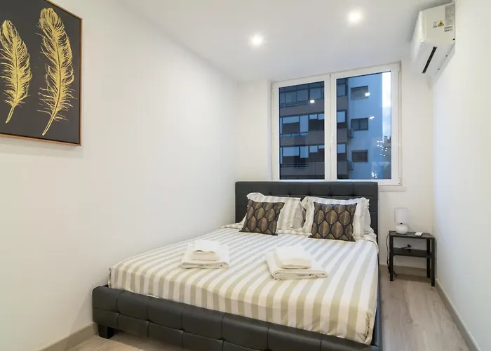 Stylish W/ River View By Lovelystay